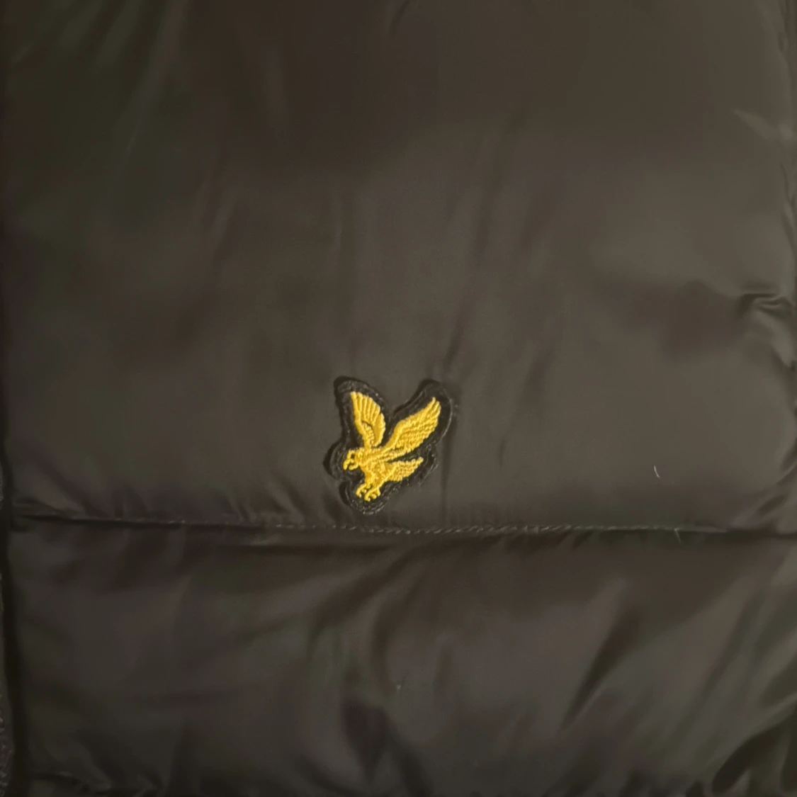 Svart dunväst från Lyle & Scott - 2