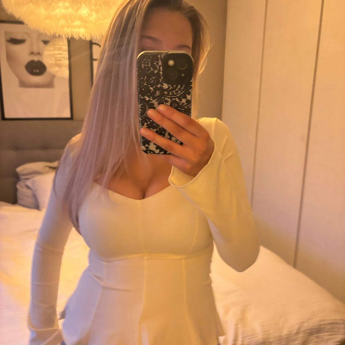 gul långärmad blus med v-ringning - 1