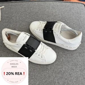 Valentino Open | 42 - Valentino Open sneakers | Grymt skick | Storlek 42 | Endast skorna ingår | INGA BYTEN | Fraktar spårbart eller möts upp i Täby 