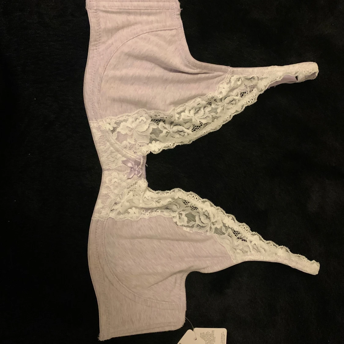 Ljuslila spetsig BH från Cubus