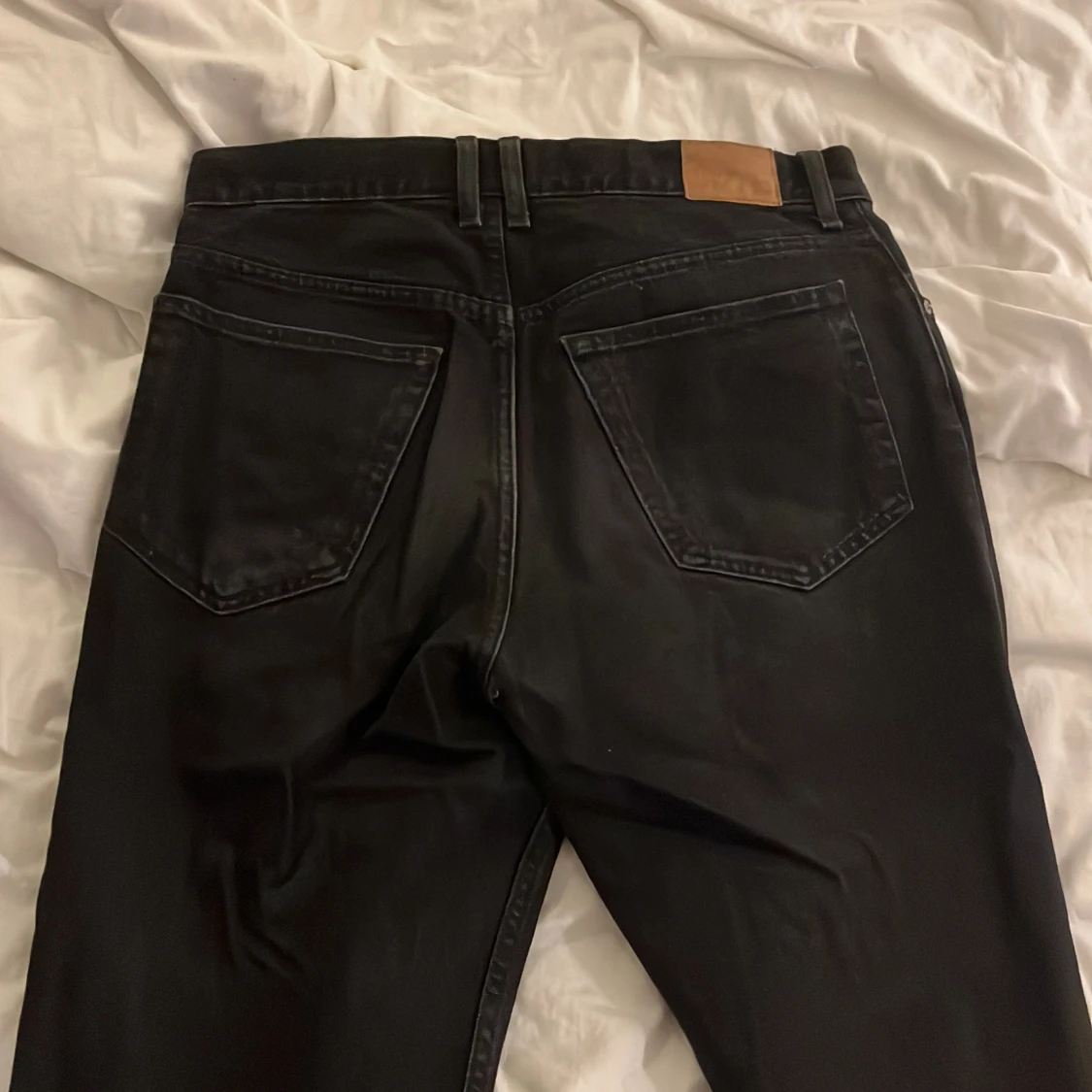 Svarta Barrel jeans från Weekday 32/32 - 4