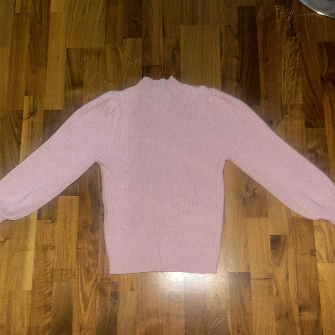 Rosa ribbad stickad tröja från ONLY - 1