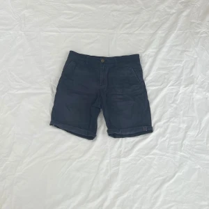 Shorts - Mörkblå shorts
