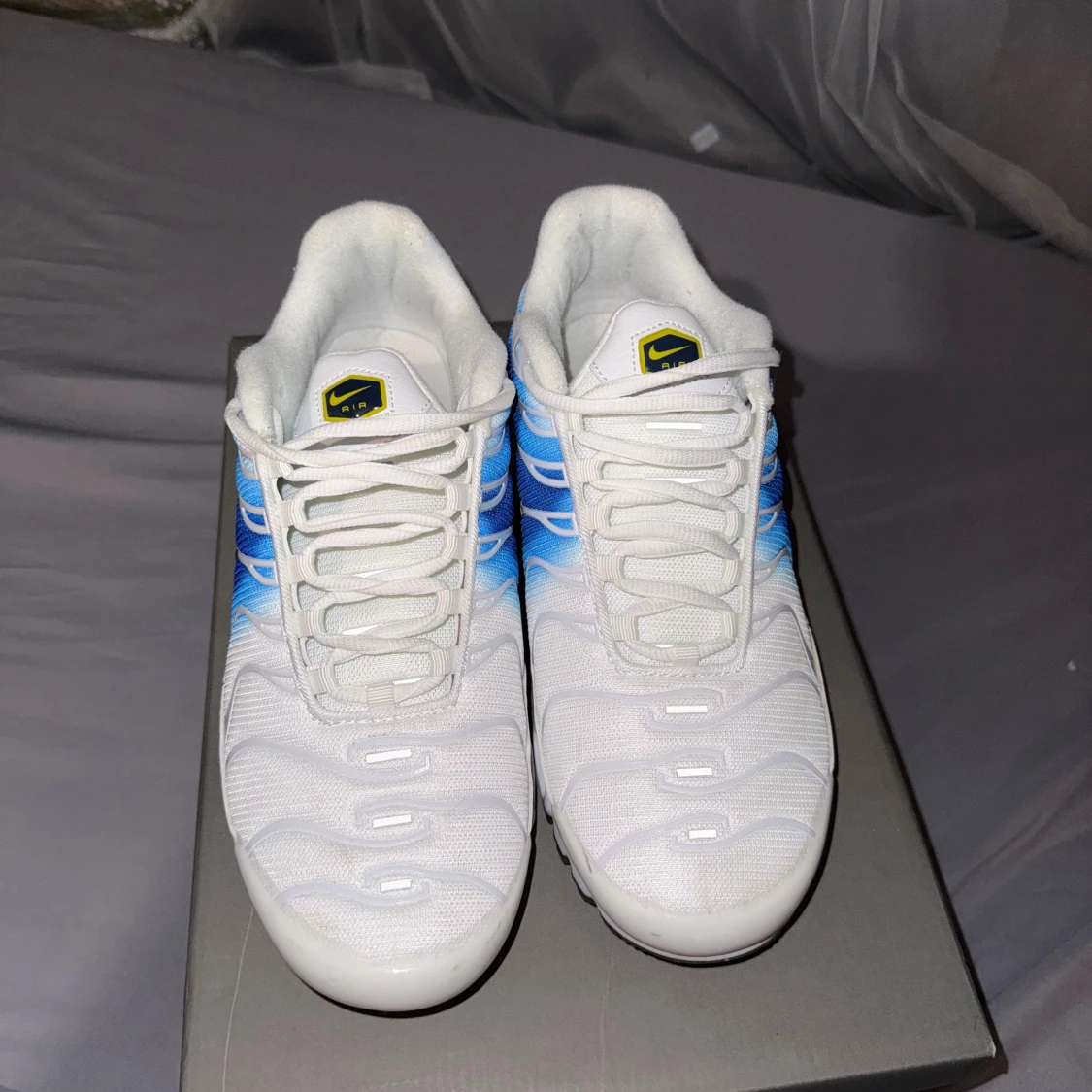 Nike Air Max Plus vita/blå sneakers - 1