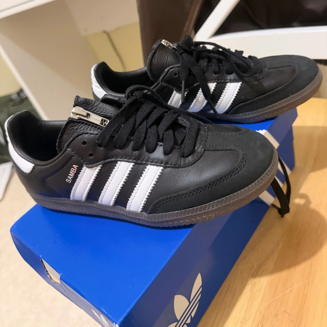 Adidas Samba svart/vit Jeremy Scott