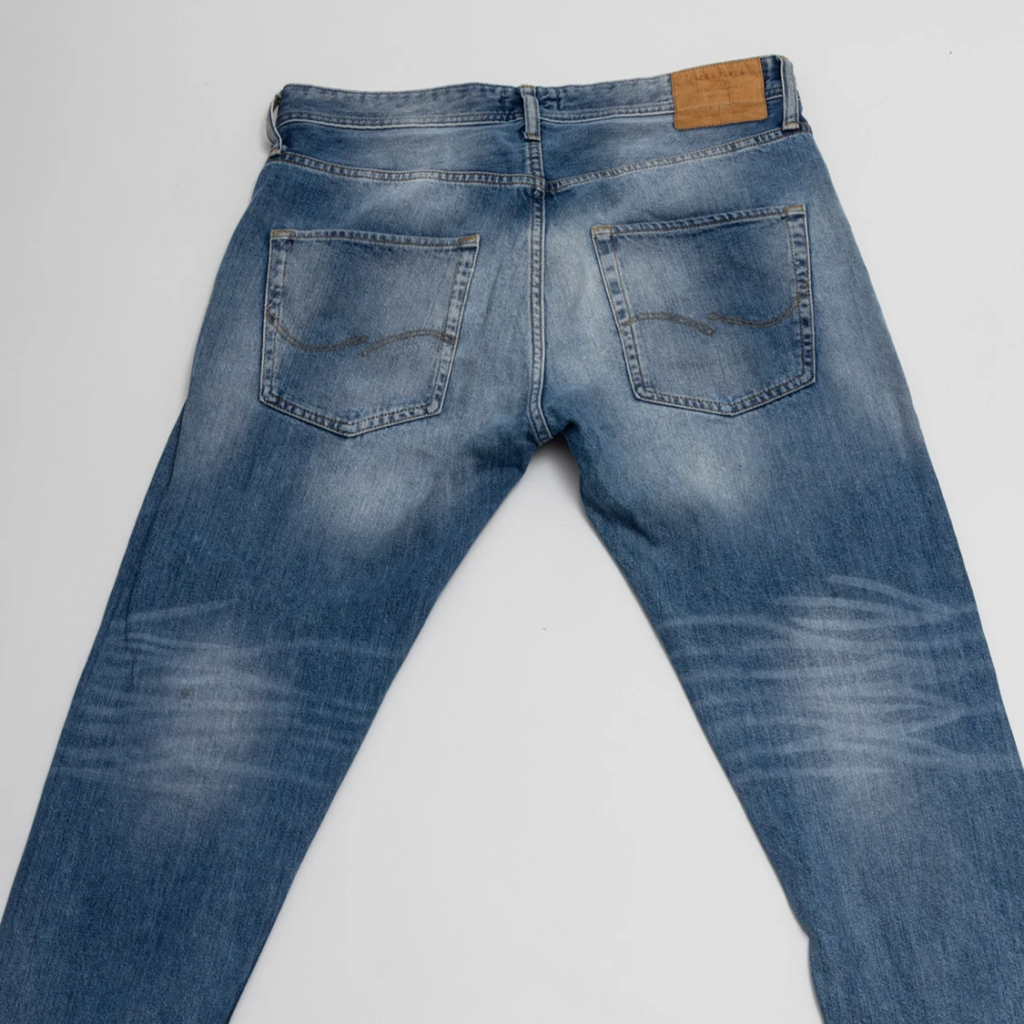 Jack and Jones jeans med slitningar  - 1
