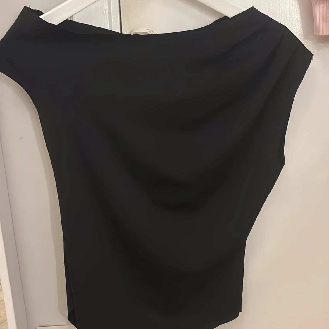 Svart assymetrisk body - 1