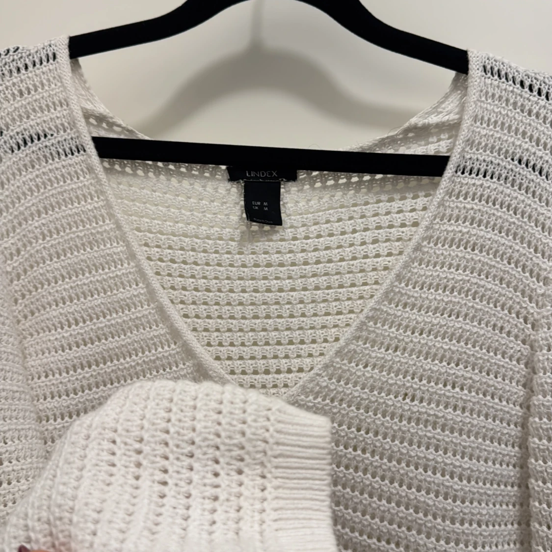 Vit stickad kofta från Lindex - 3