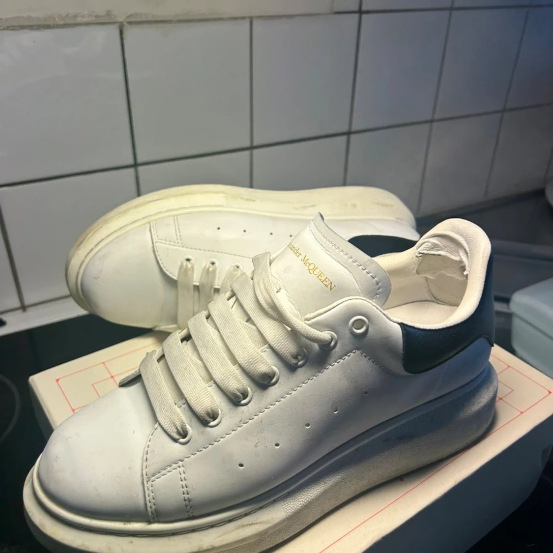 Alexander McQueen vita sneakers - 1