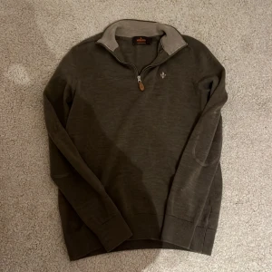 Morris half zip - Morris half zip i riktig bra skick, skriv för funderingar😀