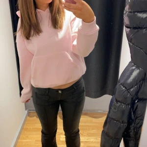 Rosa hoodie  - Jätte skön rosa hoodie ifrån lager 157, bra skick🩷