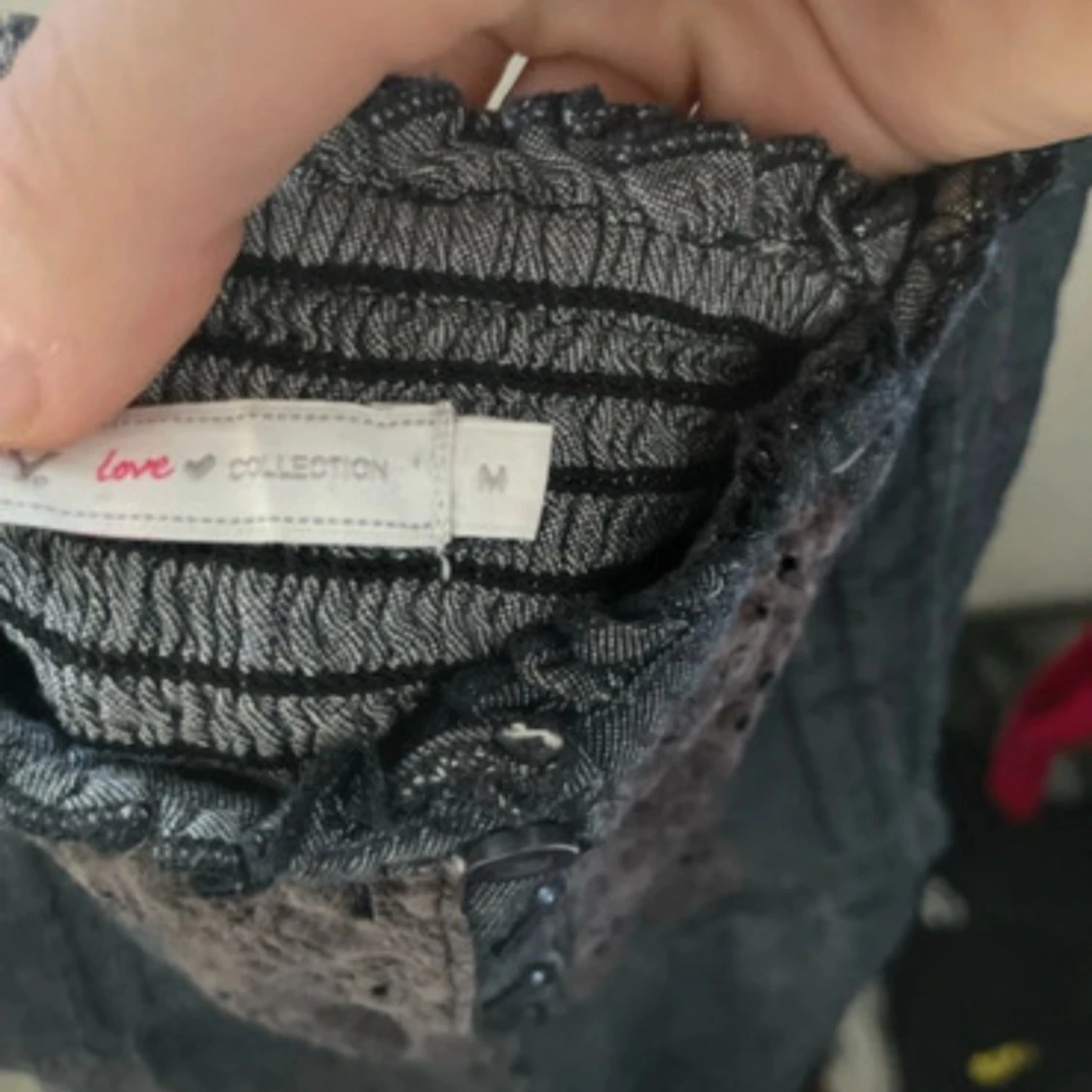 Svart kortklänning med spets från ONLY - 4