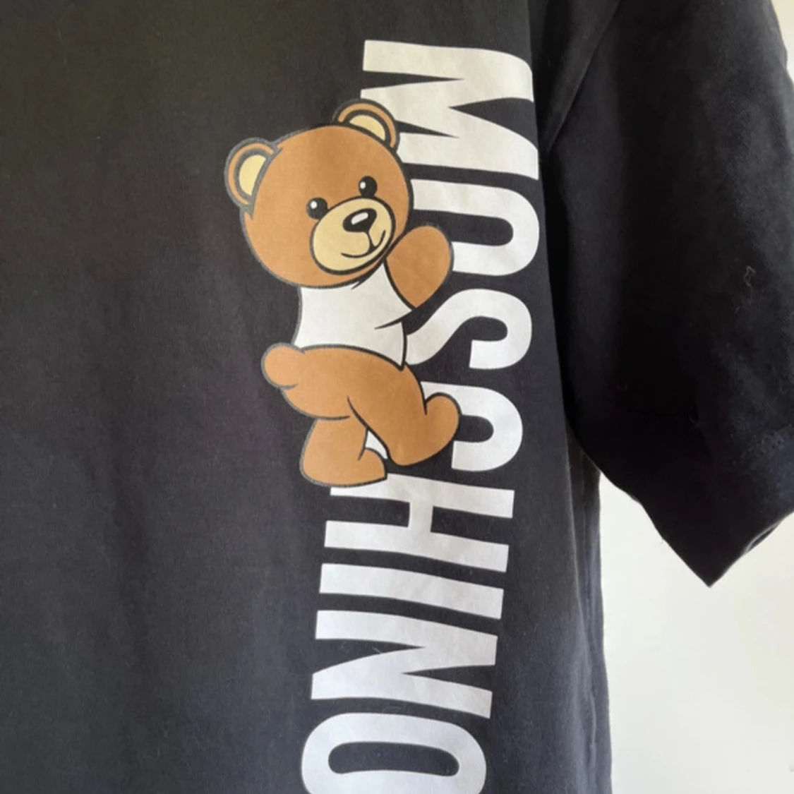 Svart Moschino t-shirt med björntryck - 1