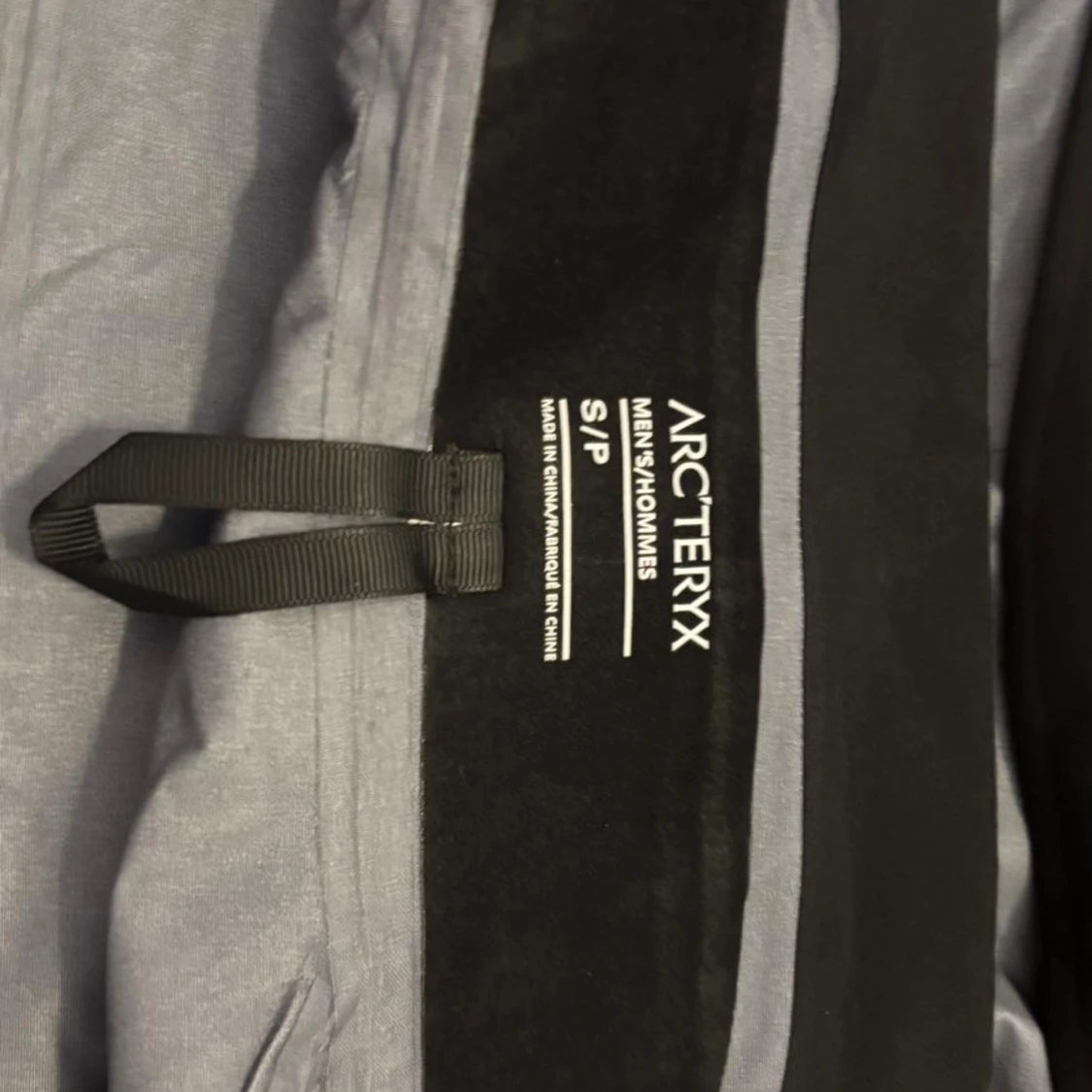 Svart Arc'teryx Gore-Tex vindjacka S - 1