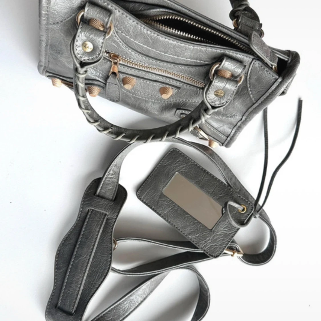 Väska med nitar - 4