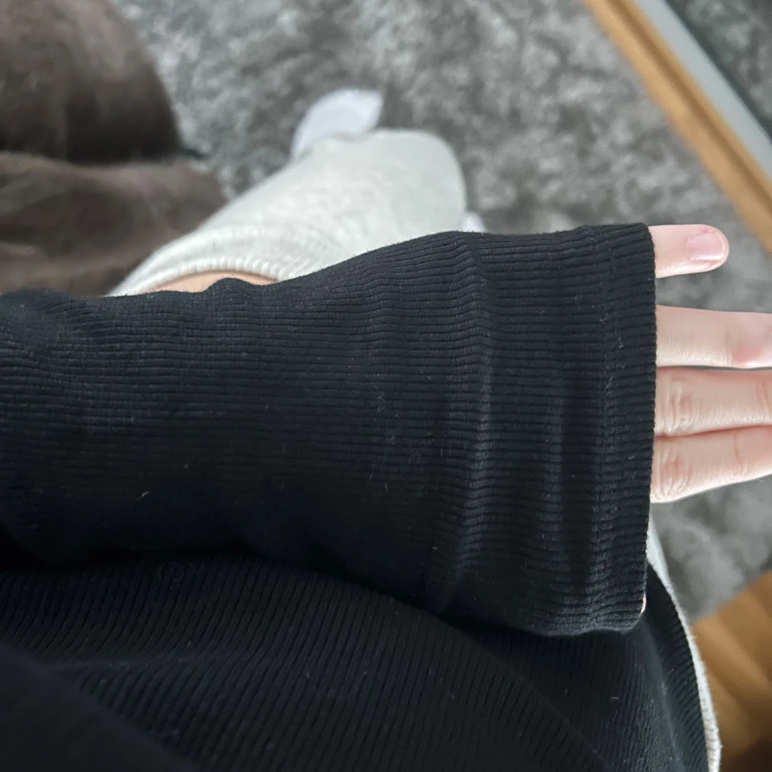 Svart ribbad långärmad topp - 3