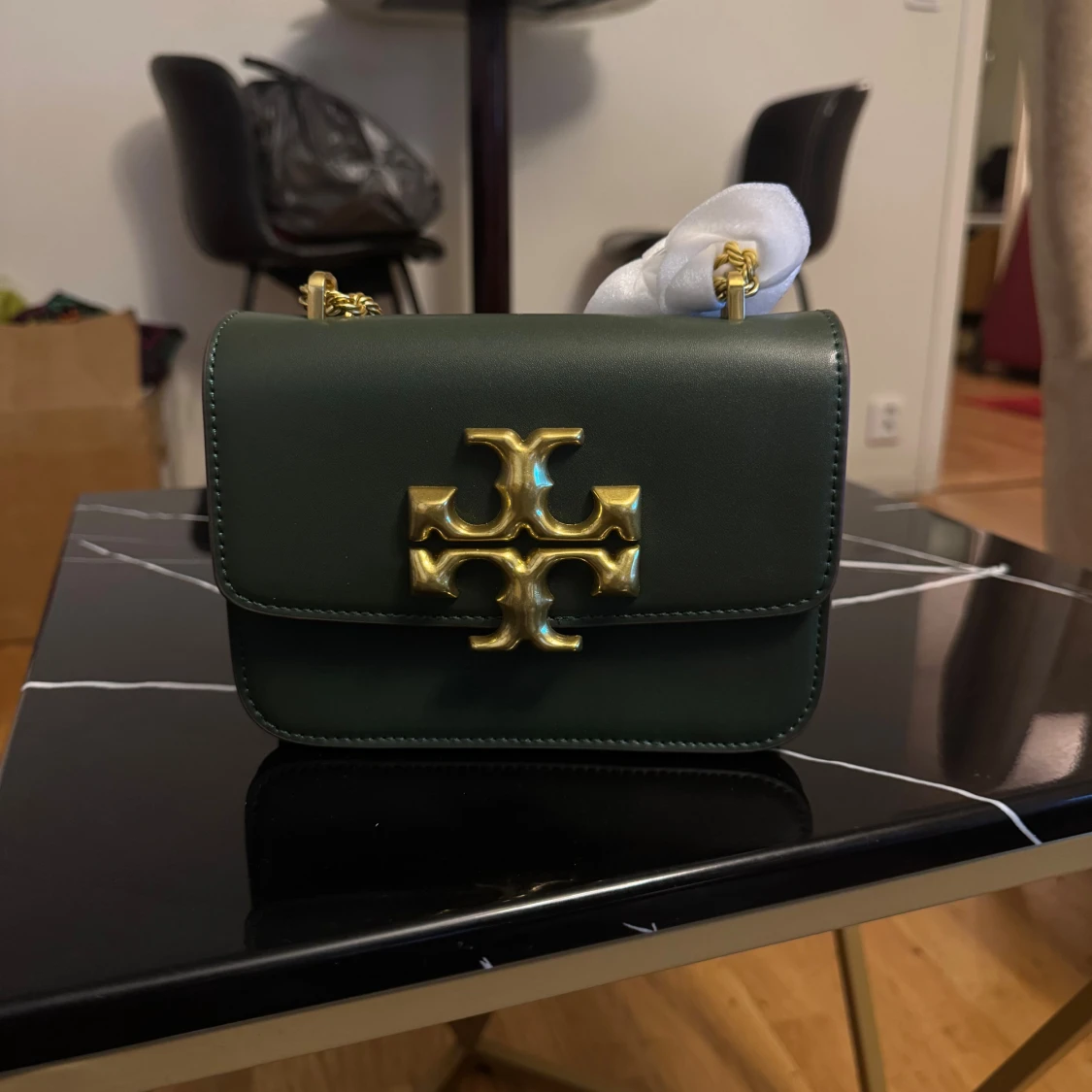Grön axelväska från Tory Burch