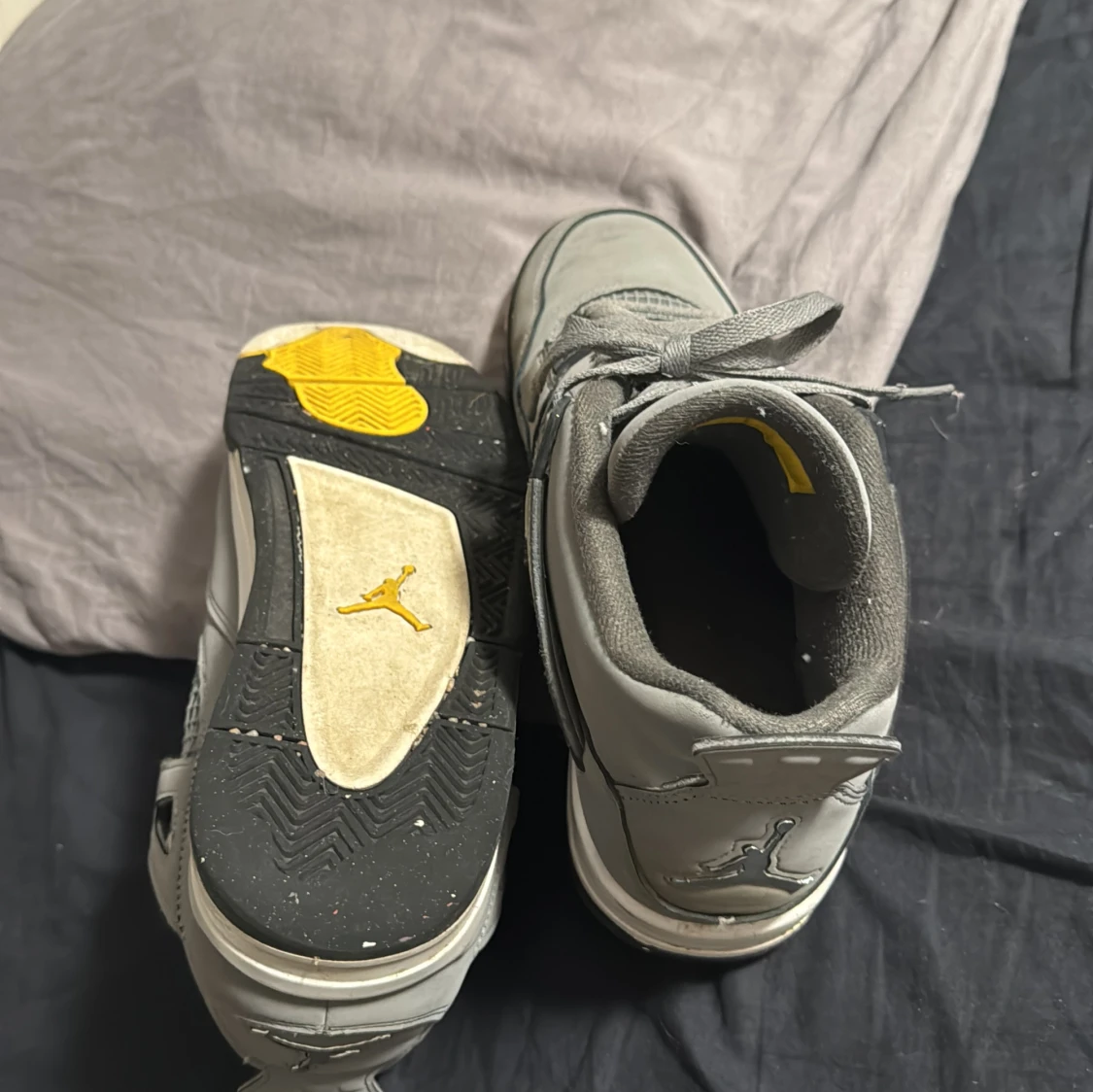 Jordan 4’s cool grey - 1