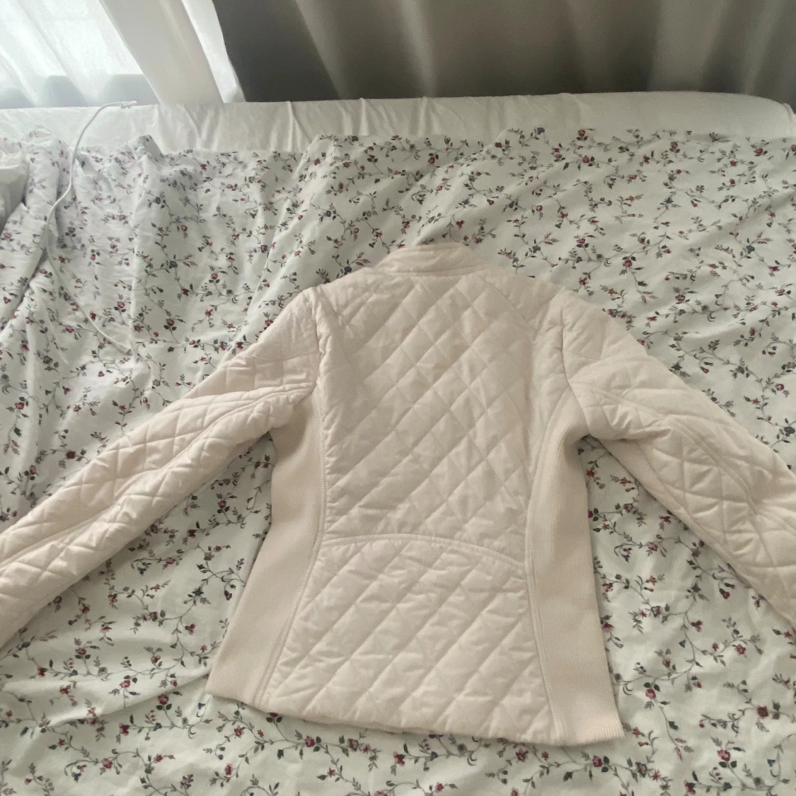 Quiltad vit jacka Holly & Whyte - 1