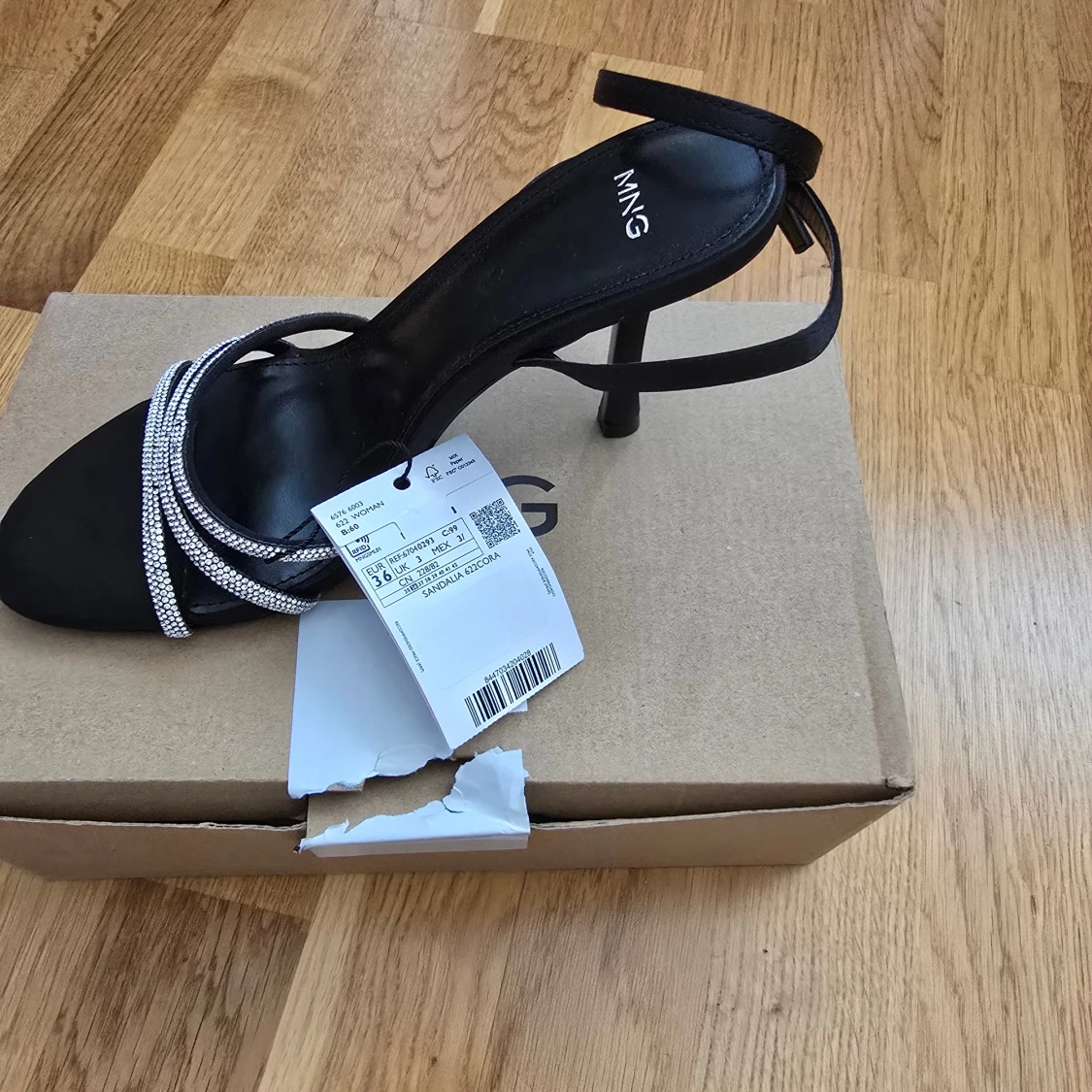 Svarta sandaler med strass från MNG - 1