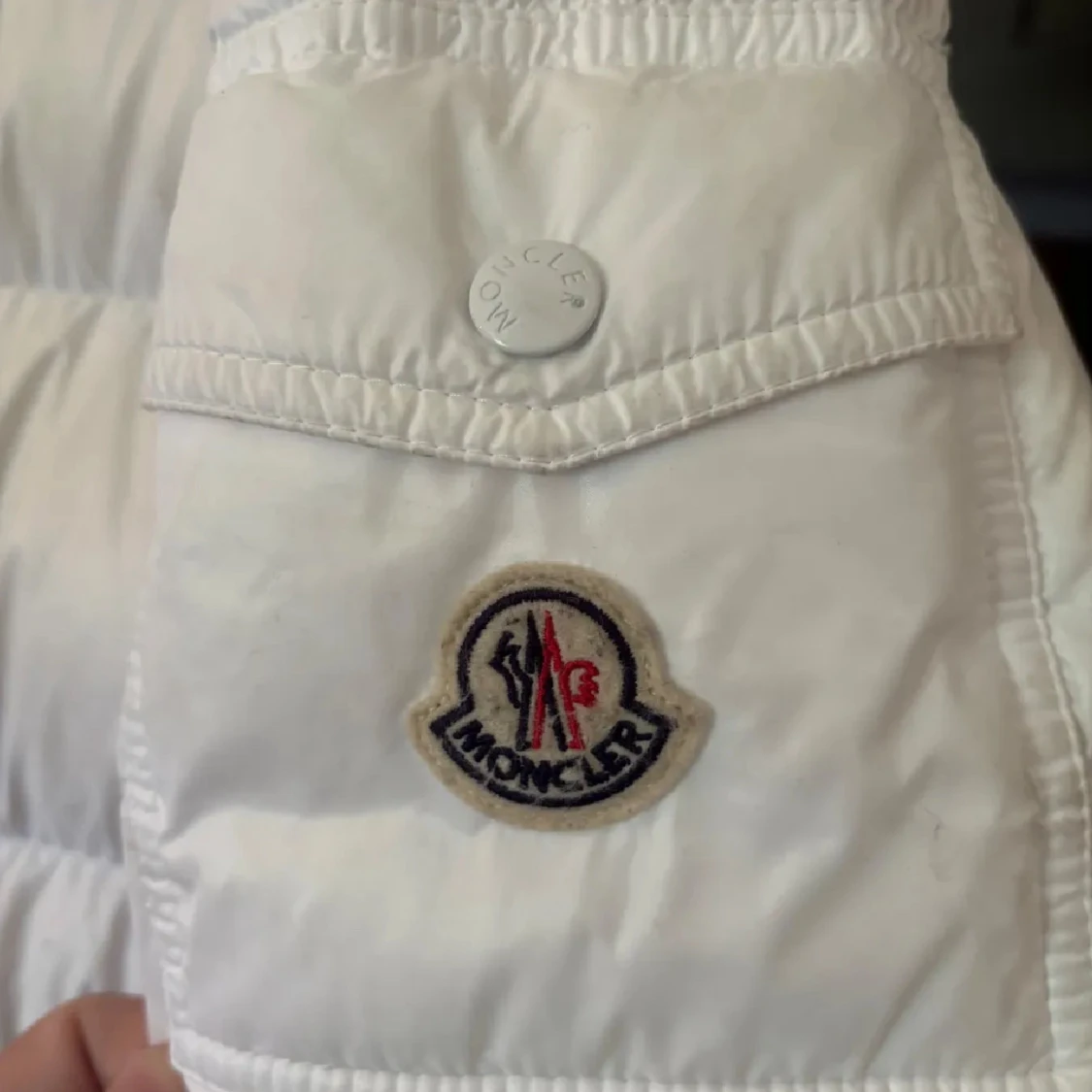 Vit Moncler dunjacka med huva - 2