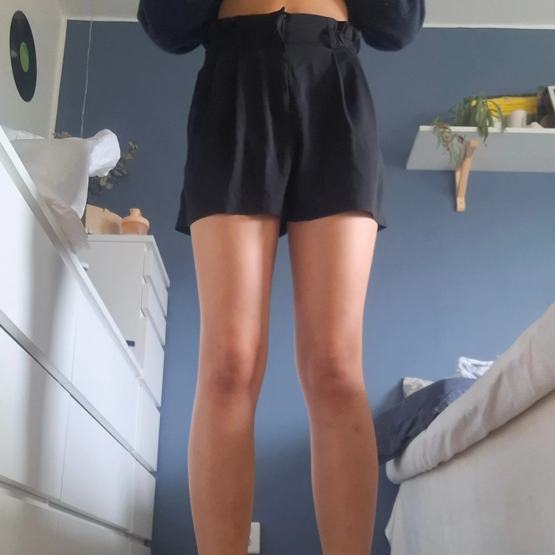 Svarta högmidjade shorts från H&M