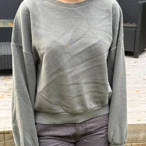 Grön/grå tröja - Fint skick!