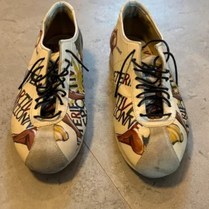 Le Coq Sportif sneakers strl 42 - Unika sneakers från Le Coq Sportif.