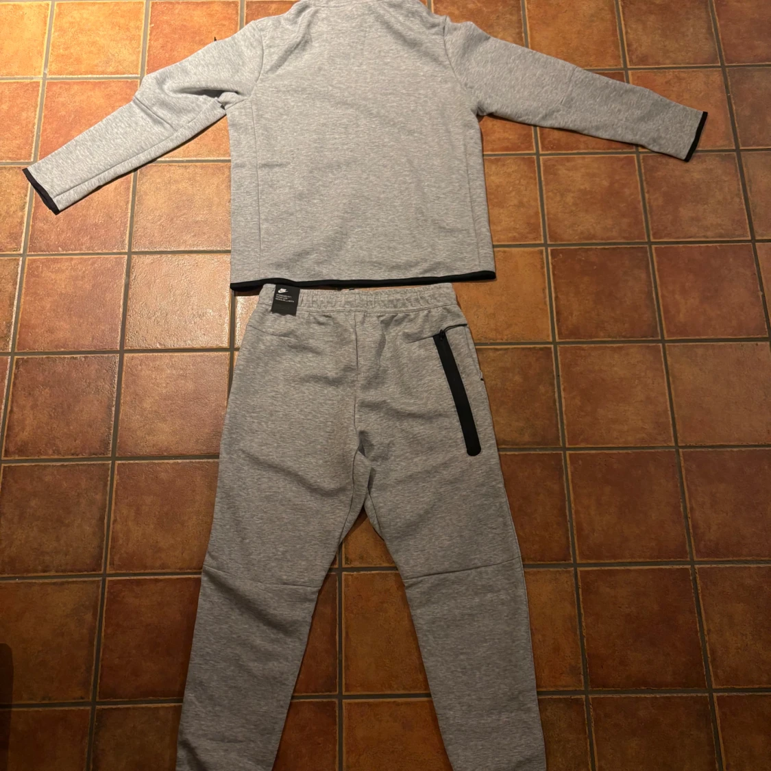 Grå Nike techflecce set - 1