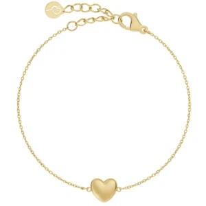 Edblad Guldarmband med hjärta  - Supersött och stilrent armband i guld med ett litet hjärta som detalj i mitten. Kedjan är tunn och har en justerbar längd med en fin liten bricka vid låset. Perfekt för dig som gillar minimalistiska smycken med en romantisk touch.