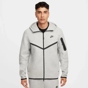 Grå Nike tech  - Köpte för 1100