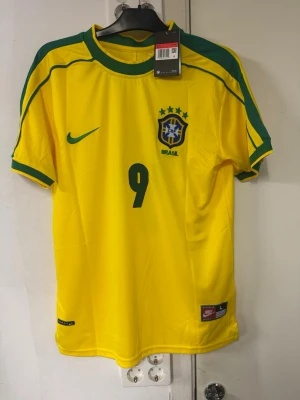 Brasilien Ronaldo - Ny storlek L - Ronaldo Brasilien, storlek L. Helt ny