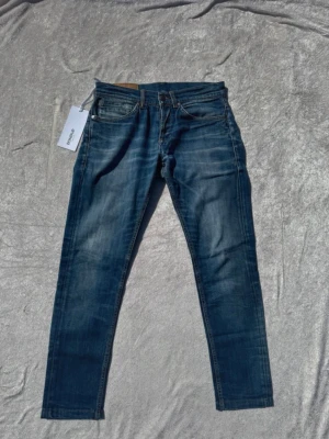 Dondup jeans - Storlek 33, mycket bra skick