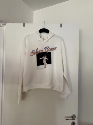 Selena Gomez hoodie  - Storlek XL. Aldrig använd. 