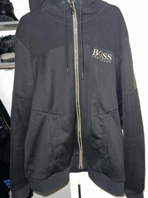 hugo boss tröja guldsvart - hugo boss svartguld