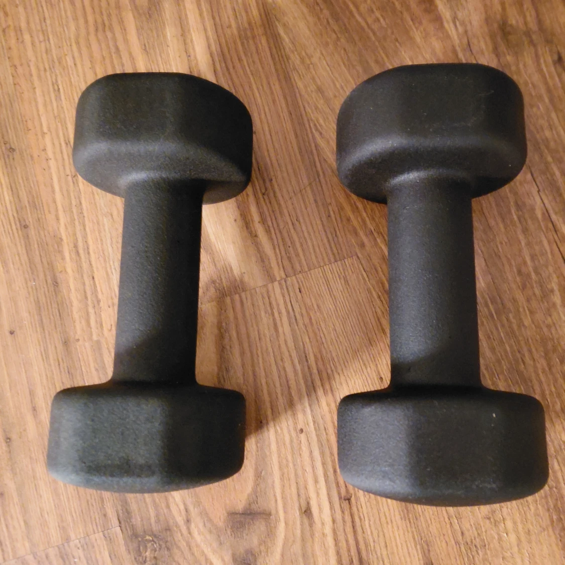 2 nya handtlar 6 kg vardera