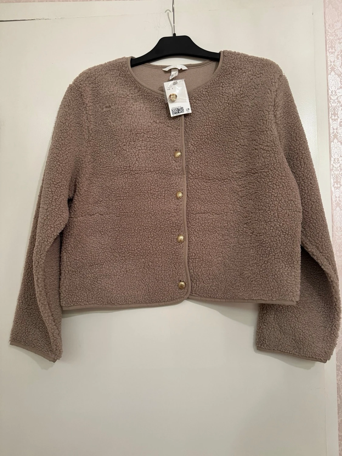 Beige teddyjacka med guldknappar från H&M - 1