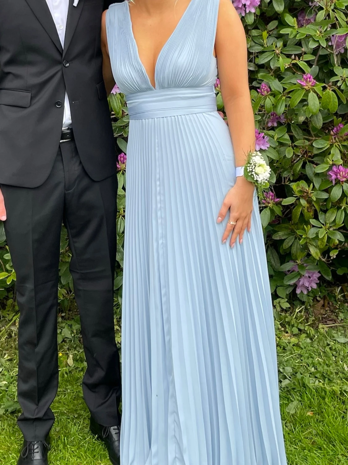 Ljusblå plisserad långklänning