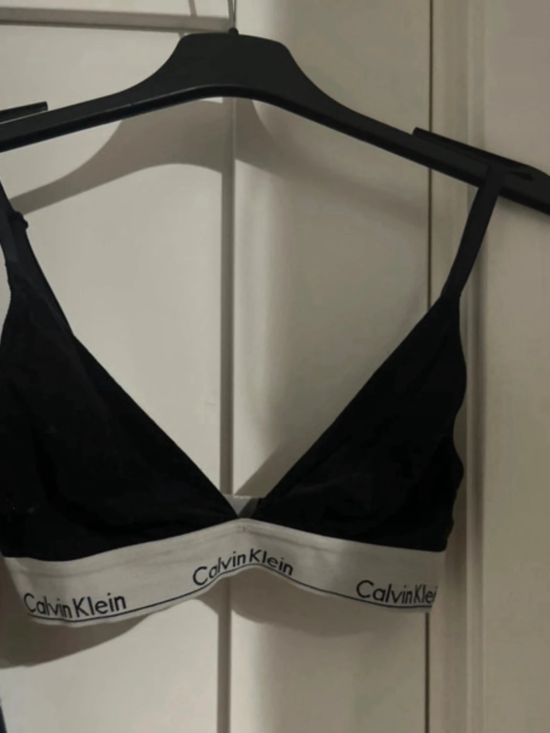 Svart bralette från Calvin Klein