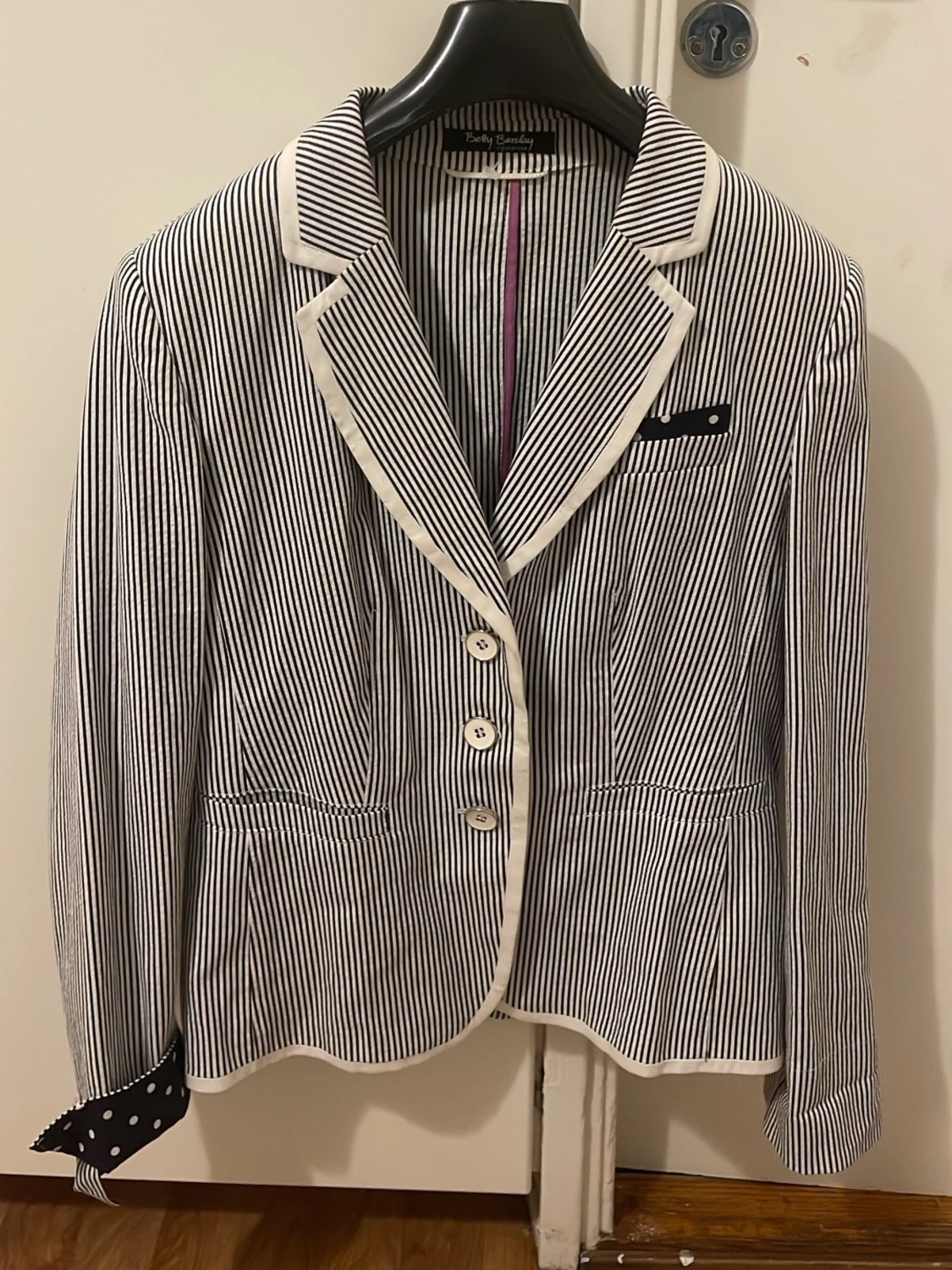 Randig kavaj från Betty Barclay