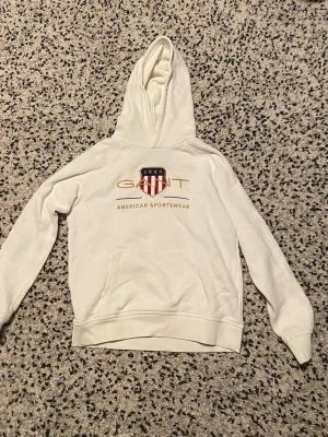 Gant hoodie - Snygg gant hoodie använd fåtals gånger inga fläckar eller hål 
