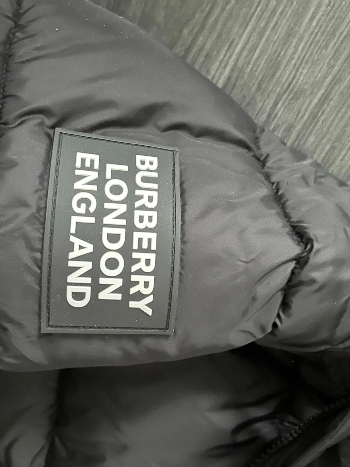 Svart pufferjacka från Burberry S - 1