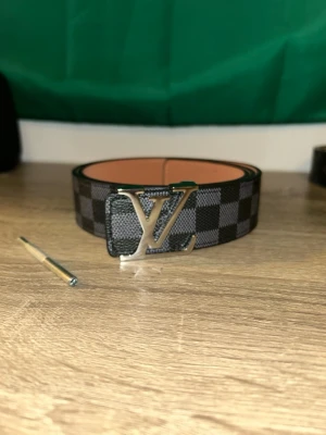LVbälte - Bälte säljs för endast 249kr och den är oanvänd, om har frågor eller vill ha fler bilder så kan ni bara skriva!
