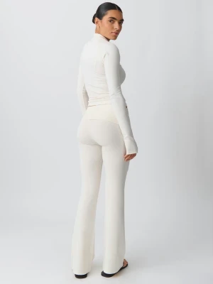 Gina soft touch set - Säljer hela soft touch settet från Gina, byxa i xs och topp i s, nya och väldigt sköna🫶🏼🫶🏼