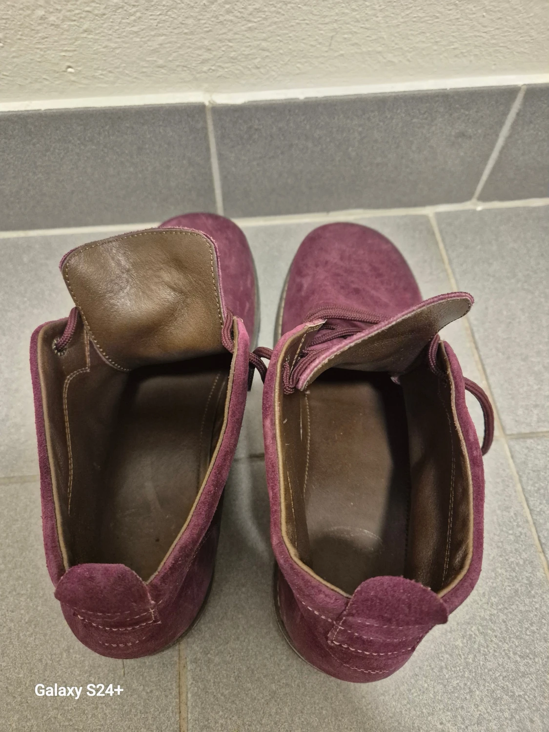 Vinröda mockakängor från Kavle - 3