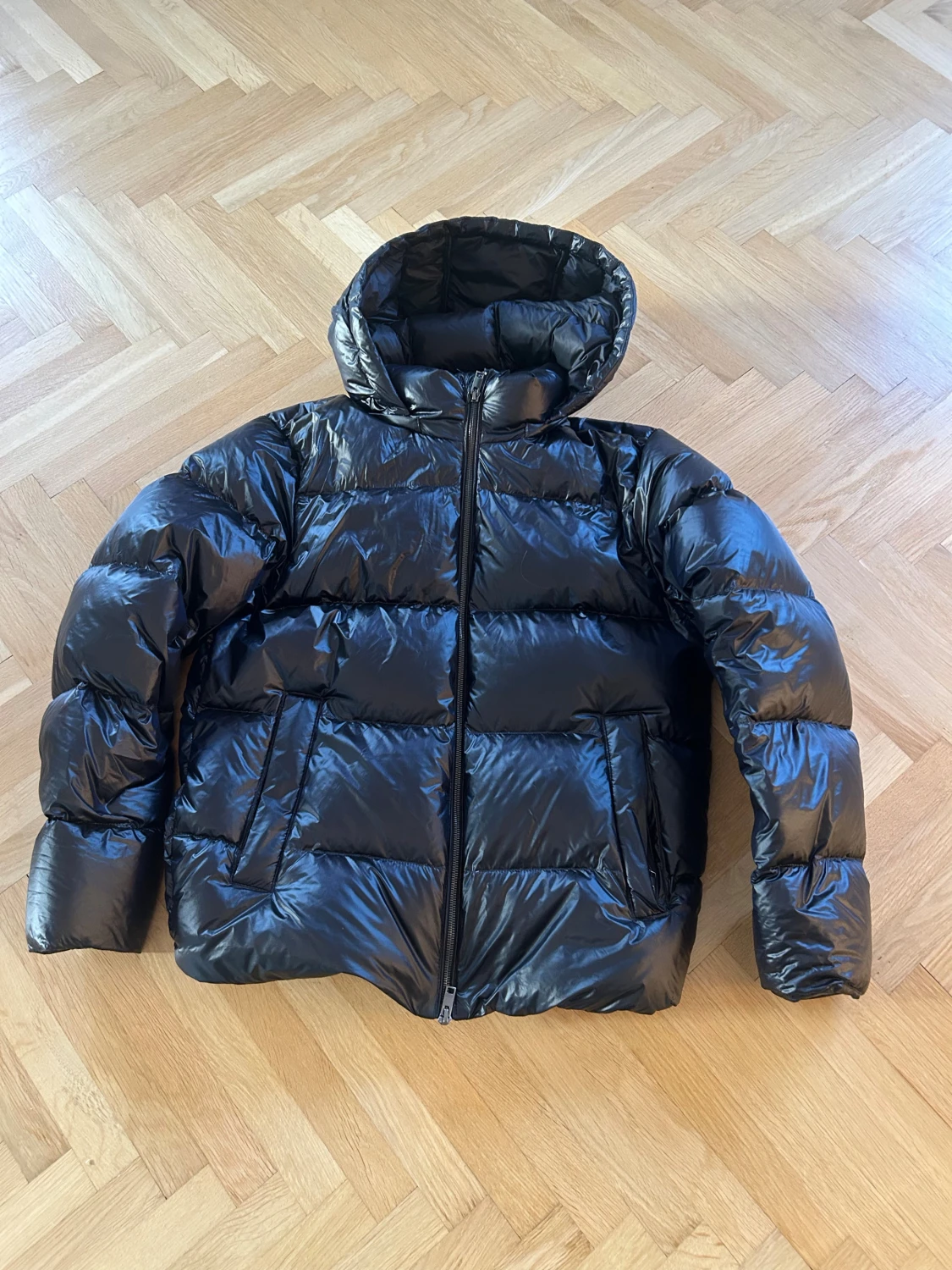 Svart pufferjacka från Massimo Dutti - 1