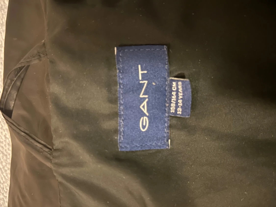 Svart dunväst från GANT - 2