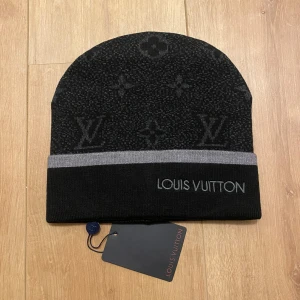 Louis Vuitton lv mössa beanie  - Helt ny. 