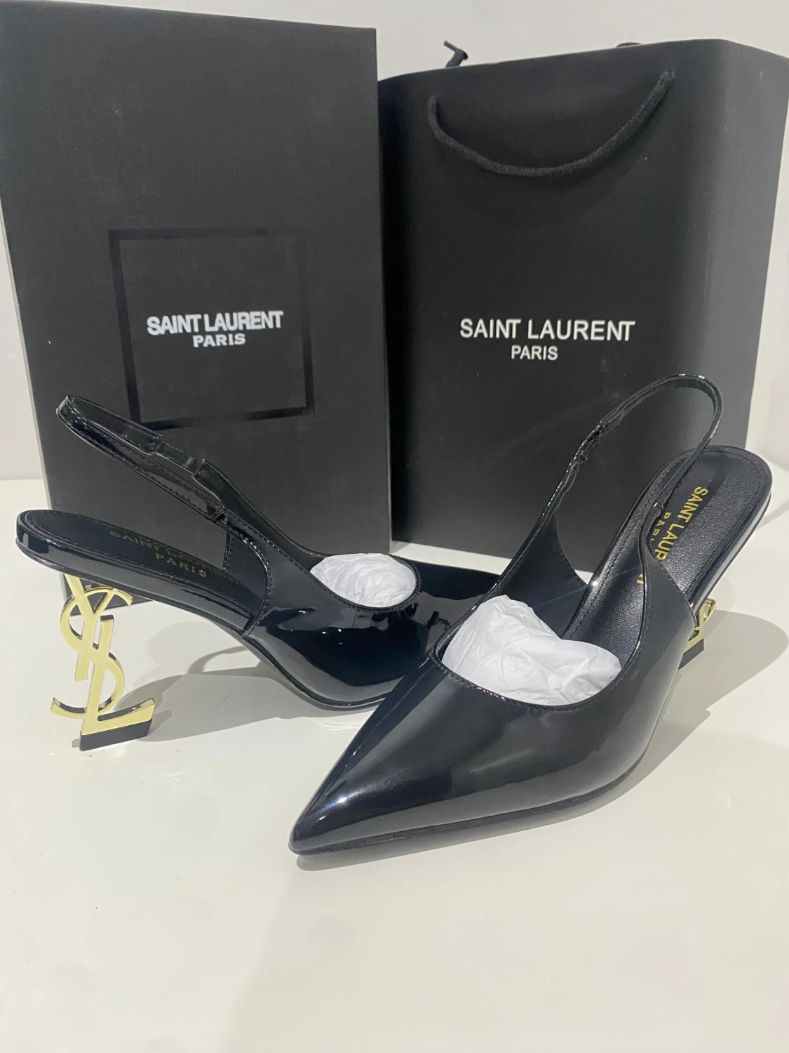 Saint Laurent svarta pumps med YSL-klack