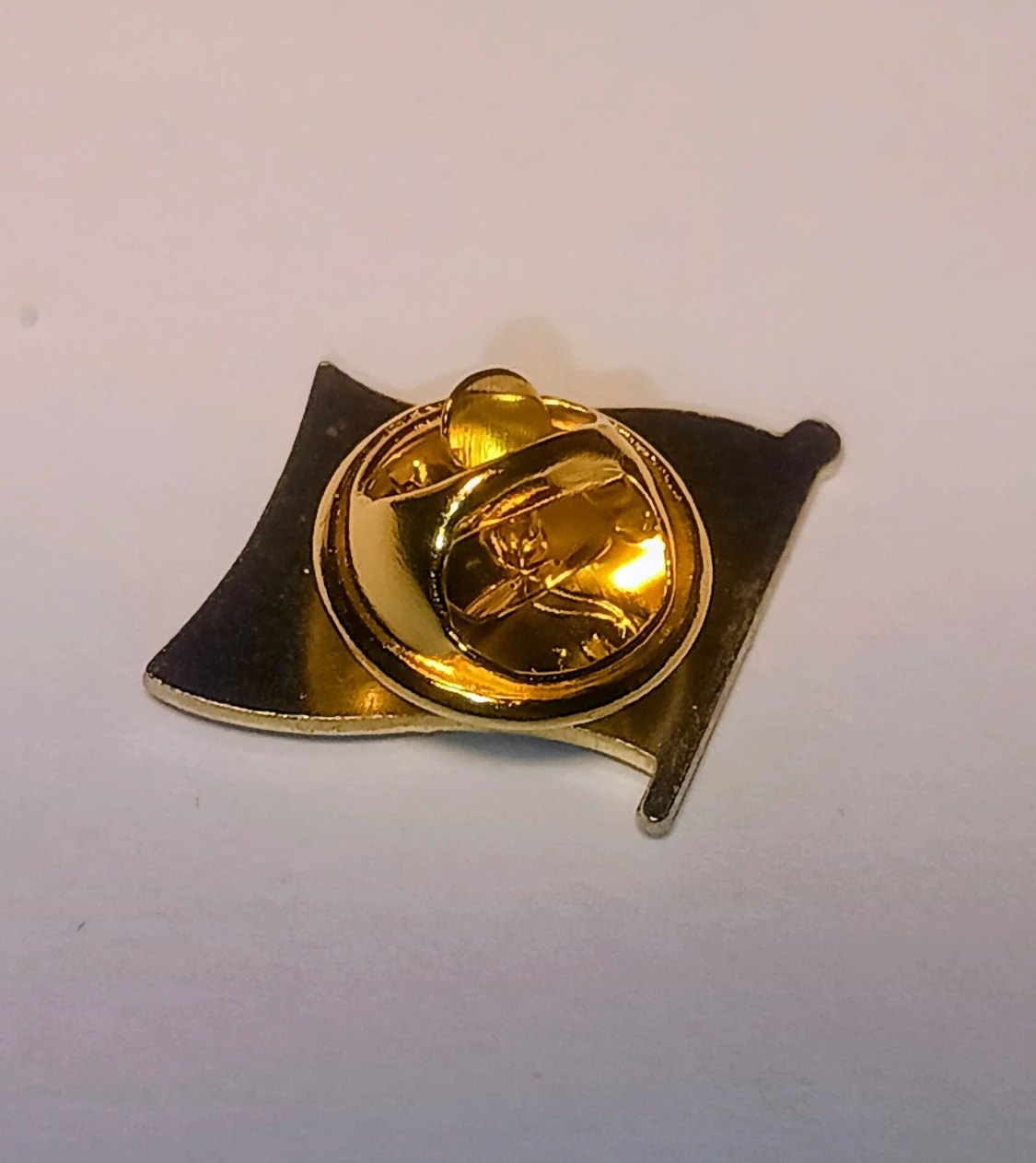 Svensk flagga pin i gult och blått - 1